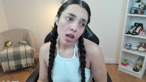 Snapshot of _bellaevans_ chatting on January 2025 09:03:01 AM Bella Evans online show from January 2025 09:03:01 AM