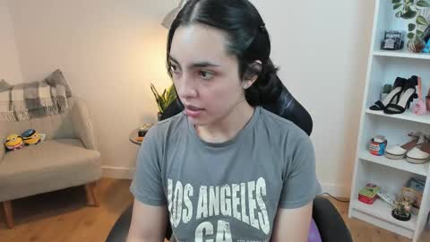 Snapshot of _bellaevans_ chatting on February 2025 05:37:01 AM Bella Evans online show from February 2025 05:37:01 AM