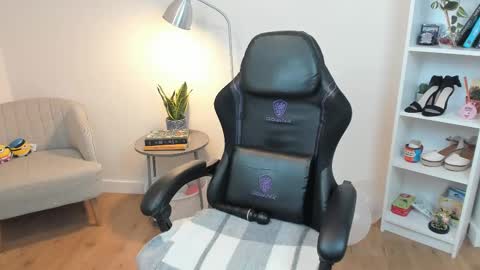 Snapshot of _bellaevans_ chatting on February 2025 11:55:01 AM Bella Evans online show from February 2025 11:55:01 AM