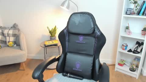 Snapshot of _bellaevans_ chatting on March 2025 11:42:02 AM Bella Evans online show from March 2025 11:42:02 AM