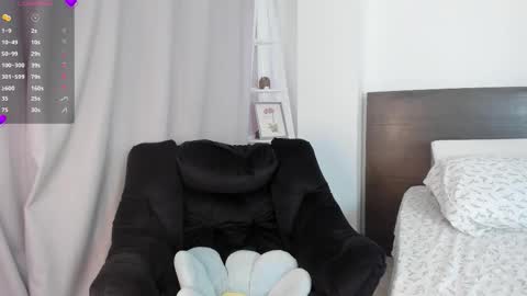 Snapshot of _bleuelune chatting on September 2025 02:51:01 PM Mary online show from September 2025 02:51:01 PM