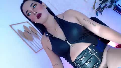 Snapshot of _caroline69 chatting on October 2025 06:31:01 AM Caroline online show from October 2025 06:31:01 AM