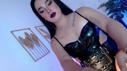 Snapshot of _caroline69 chatting on October 2025 06:03:01 AM Caroline online show from October 2025 06:03:01 AM