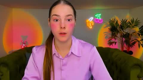 Erika online show from November 2025 09:12:02 AM