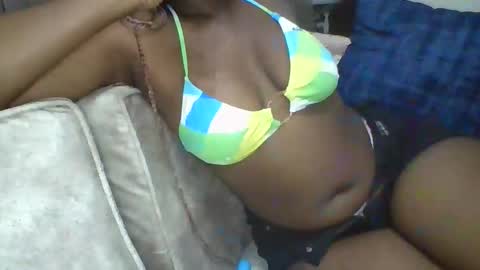 Snapshot of _diva001_ chatting on September 2025 08:52:02 PM bigbootydiva online show from September 2025 08:52:02 PM