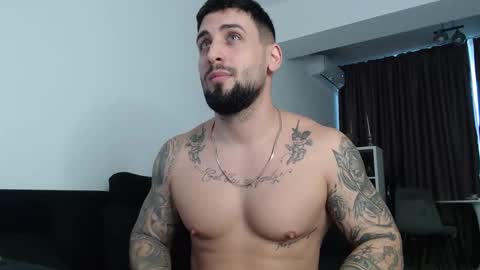 Snapshot of _dylangreen chatting on October 2025 09:35:02 AM Dylan online show from October 2025 09:35:02 AM