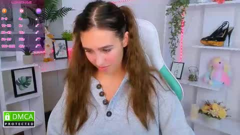 Snapshot of _eliizabeth__ chatting on October 2025 09:59:02 PM Lizzy online show from October 2025 09:59:02 PM