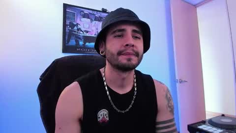  -         online show from February 2025 09:38:01 PM