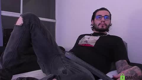  -         online show from October 2025 03:52:02 AM