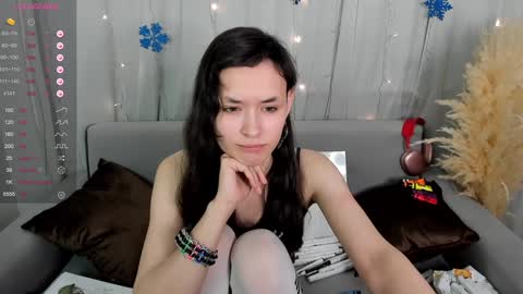 Snapshot of _emily__strike_ chatting on December 2024 12:17:02 PM _emily__strike_ online show from December 2024 12:17:02 PM