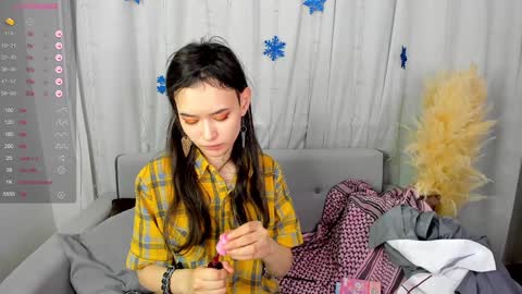 Snapshot of _emily__strike_ chatting on December 2024 10:39:02 AM _emily__strike_ online show from December 2024 10:39:02 AM