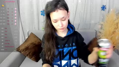 Snapshot of _emily__strike_ chatting on December 2024 09:33:02 AM _emily__strike_ online show from December 2024 09:33:02 AM