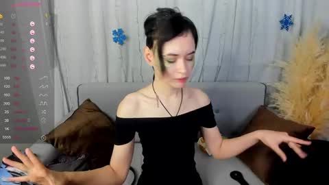 Snapshot of _emily__strike_ chatting on December 2024 12:38:01 PM _emily__strike_ online show from December 2024 12:38:01 PM