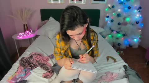 Snapshot of _emily__strike_ chatting on December 2024 12:55:02 PM _emily__strike_ online show from December 2024 12:55:02 PM