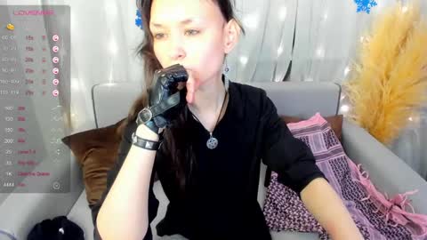 Snapshot of _emily__strike_ chatting on December 2024 09:37:02 AM _emily__strike_ online show from December 2024 09:37:02 AM