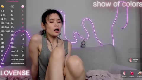 Snapshot of _emily__strike_ chatting on January 2025 12:51:02 PM _emily__strike_ online show from January 2025 12:51:02 PM