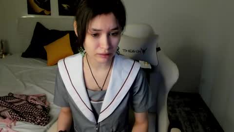 Snapshot of _emily__strike_ chatting on February 2025 09:44:01 AM _emily__strike_ online show from February 2025 09:44:01 AM