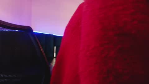 Emily  online show from November 2025 11:33:02 AM