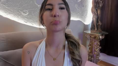 _emmawalka online show from November 2025 05:04:02 PM