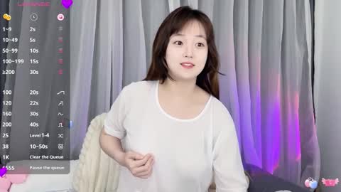 Snapshot of _flipped_ chatting on October 2025 01:06:02 AM Flipped online show from October 2025 01:06:02 AM