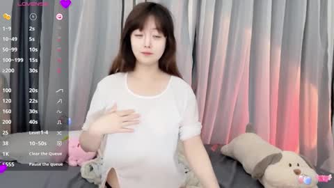 Snapshot of _flipped_ chatting on November 2025 12:54:01 AM Flipped online show from November 2025 12:54:01 AM