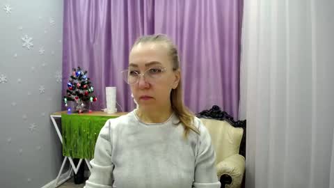 _greybunny_ online show from December 2024 10:45:02 AM