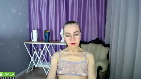 _greybunny_ online show from February 2025 11:38:02 AM