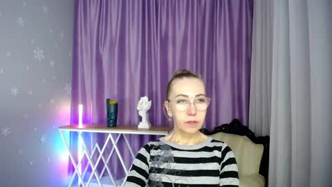 _greybunny_ online show from September 2025 07:08:01 AM