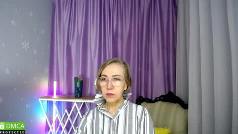 _greybunny_ online show from October 2025 08:04:01 AM