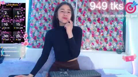Snapshot of _gwen__ chatting on February 2025 07:50:01 AM Gwen online show from February 2025 07:50:01 AM