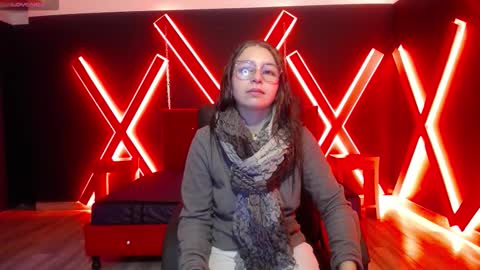 Snapshot of _isaabellaa chatting on November 2025 11:10:01 AM Isa online show from November 2025 11:10:01 AM