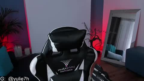 Snapshot of _jessy_moon_ chatting on November 2025 07:23:01 PM ... online show from November 2025 07:23:01 PM