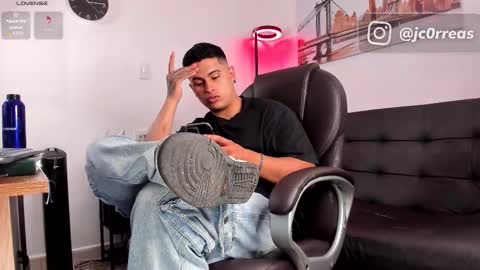 _juanes__ online show from November 2025 09:03:02 PM