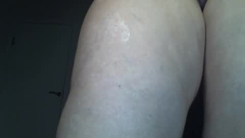 Snapshot of _kapelka_ chatting on November 2025 05:07:01 AM KAPELKA online show from November 2025 05:07:01 AM