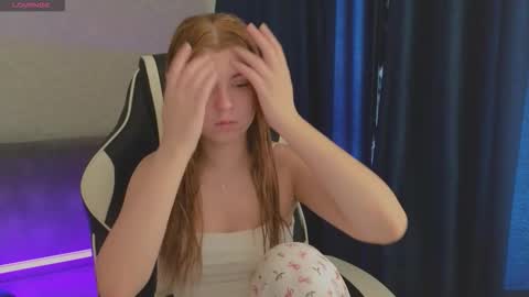 Snapshot of _kirieshka chatting on October 2025 10:13:01 AM Molly Emily online show from October 2025 10:13:01 AM