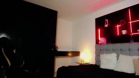 Snapshot of _kitten_1 chatting on February 2025 05:33:02 AM _kitten_1 online show from February 2025 05:33:02 AM