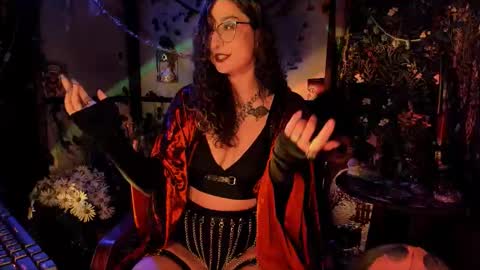 Lady Luna online show from October 2025 12:41:02 AM