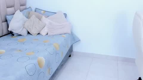 NAILHA SAJANI  online show from October 2025 07:09:02 PM