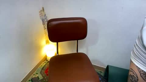 Layne online show from November 2025 08:13:01 AM