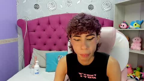 Snapshot of _lemmon_ chatting on January 2025 05:02:01 PM L E M M O N online show from January 2025 05:02:01 PM