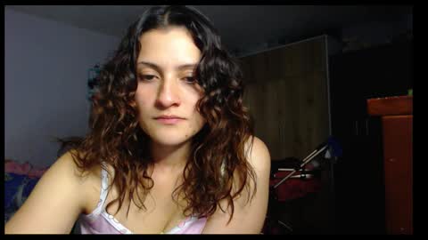 Lindasy online show from September 2025 03:33:02 AM
