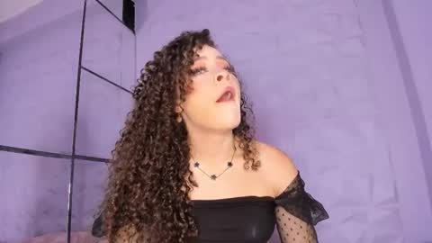 Anna online show from October 2025 01:42:02 PM