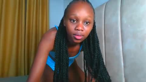 Littlevenus online show from October 2025 01:58:01 AM