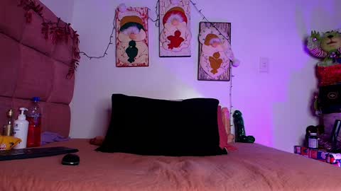 Lorrayne online show from December 2024 12:27:01 PM
