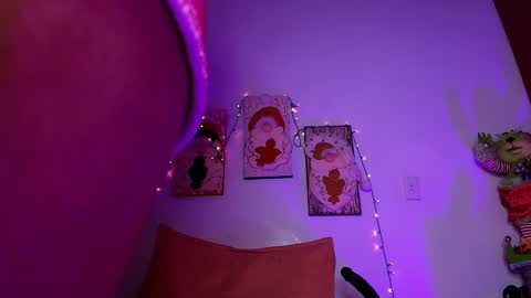 Lorrayne online show from December 2024 06:12:01 PM
