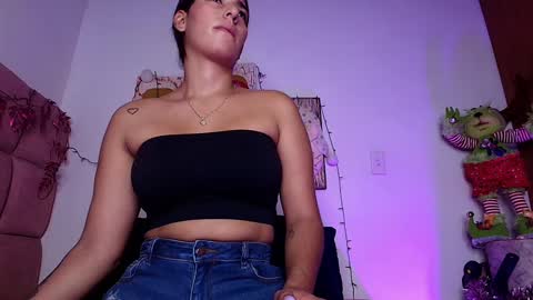Lorrayne online show from December 2024 12:01:02 PM
