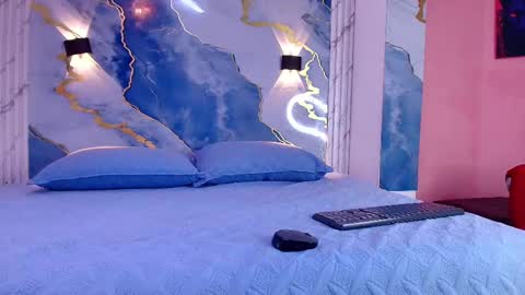 Lorrayne online show from October 2025 12:05:02 PM