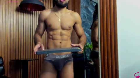 _luca_flame online show from October 2025 04:40:02 PM