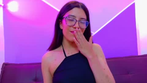 Lucy  online show from November 2025 04:33:02 AM