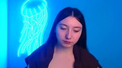 Luna online show from October 2025 05:16:02 AM